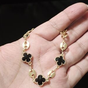 Chic Black and Gold Clover Bracelet